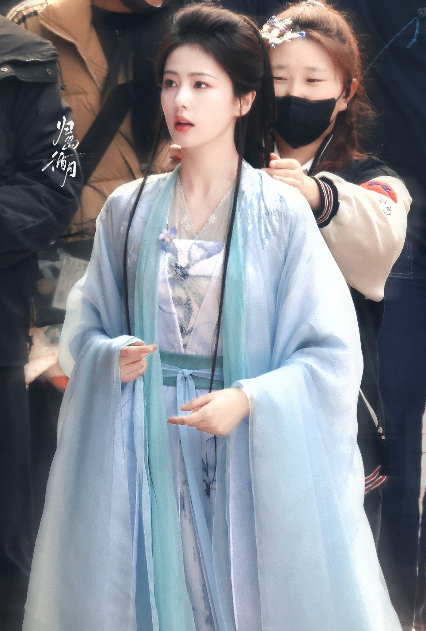 Bạch nguyệt phạn tinh có nội dung về nhị tiểu thư của tướng quân phủ Bạch Thước. Nàng một lòng mong tu tiên để trường sinh bất lão. Trong cuộc hành trình tìm kiếm sự bất tử đó, nàng vô tình cứu được Phạn Việt (Ngao Thụy Bằng đóng) - Đại thần Yêu Tộc. Họ đồng hành cùng nhau tiêu diệt yêu quái và dần nảy sinh tình cảm. Bạch nguyệt phạn tinh có nội dung về nhị tiểu thư của tướng quân phủ Bạch Thước. Nàng một lòng mong tu tiên để trường sinh bất lão. Trong cuộc hành trình tìm kiếm sự bất tử đó, nàng vô tình cứu được Phạn Việt (Ngao Thụy Bằng đóng) - Đại thần Yêu Tộc. Họ đồng hành cùng nhau tiêu diệt yêu quái và dần nảy sinh tình cảm.