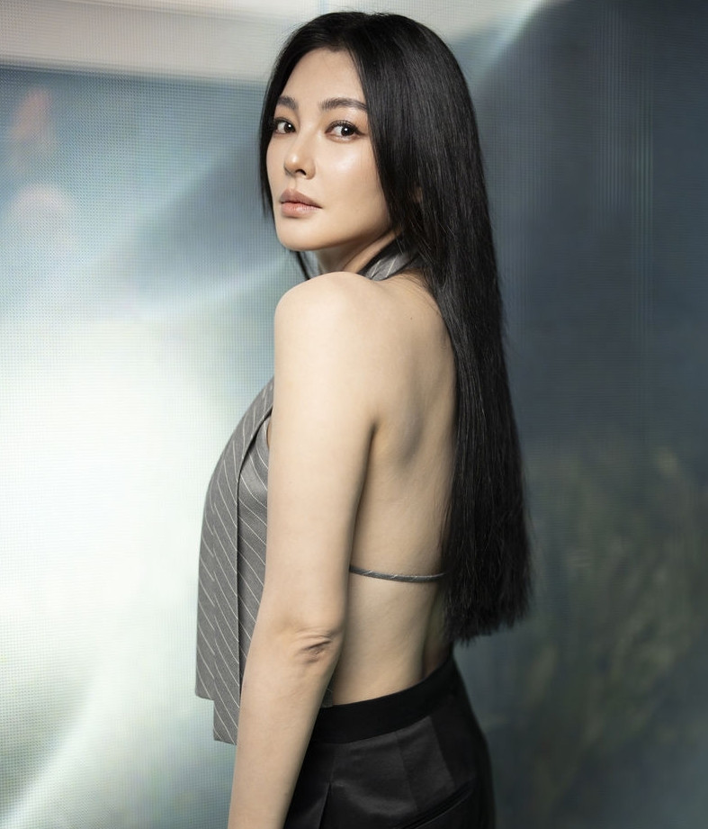 Khả năng sáng tạo của Vương Tinh khiến khán giả lo lắng kịch bản Đông Phương Bất Bại 2024 cũng sẽ bị "xào nấu" quá nhiều, sai lệch so với nguyên tác, làm hỏng hình tượng của nhân vật.