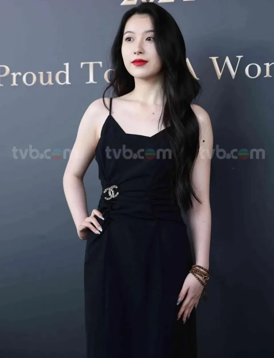 Clary gây chú ý cho truyền thông ngay khi vừa xuất hiện. HK01 bình luận: "Chúng ta đã tìm thấy quán quân của cuộc thi năm nay" khi ca ngợi nhan sắc của Clary. Clary gây chú ý cho truyền thông ngay khi vừa xuất hiện. HK01 bình luận: "Chúng ta đã tìm thấy quán quân của cuộc thi năm nay" khi ca ngợi nhan sắc của Clary.