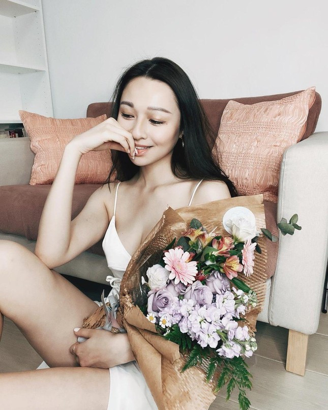 Cô lâm vào cảnh nợ nần.