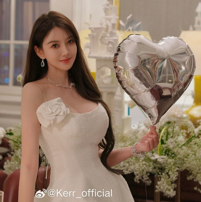 Diệp Kha có ngoại hình nóng bỏng, là phụ nữ độc lập thành công Diệp Kha có ngoại hình nóng bỏng, là phụ nữ độc lập thành công