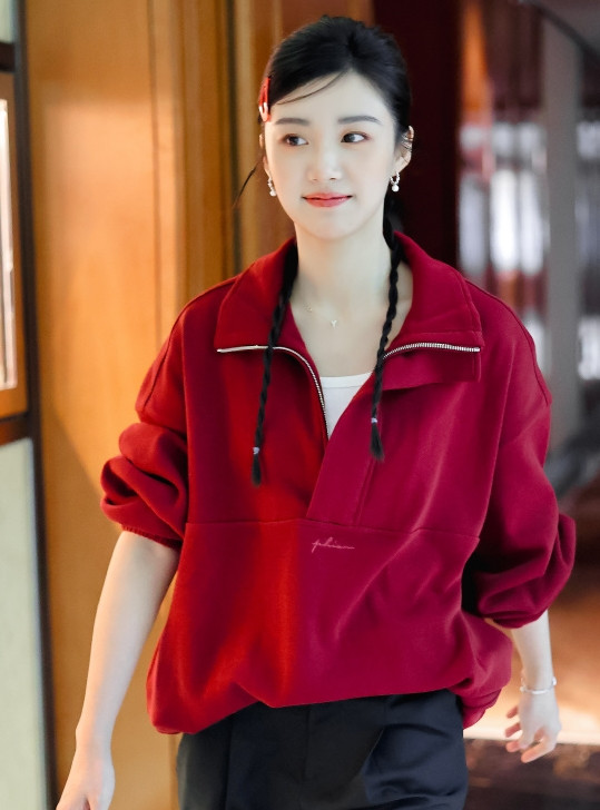 Theo Sohu, Lư Dục Hiểu mới bước chân vào giới giải trí và mới nổi nên chưa định hình được phong cách. Bên cạnh đó, cô còn yêu thích sự tự do thoải mái trong trang phục đời thường. Chính Lư Dục Hiểu cũng thừa nhận những thói quen xấu như dáng đi giống chim cánh cụt, lưng gù được hình thành từ nhỏ. Theo Sohu, Lư Dục Hiểu mới bước chân vào giới giải trí và mới nổi nên chưa định hình được phong cách. Bên cạnh đó, cô còn yêu thích sự tự do thoải mái trong trang phục đời thường. Chính Lư Dục Hiểu cũng thừa nhận những thói quen xấu như dáng đi giống chim cánh cụt, lưng gù được hình thành từ nhỏ.