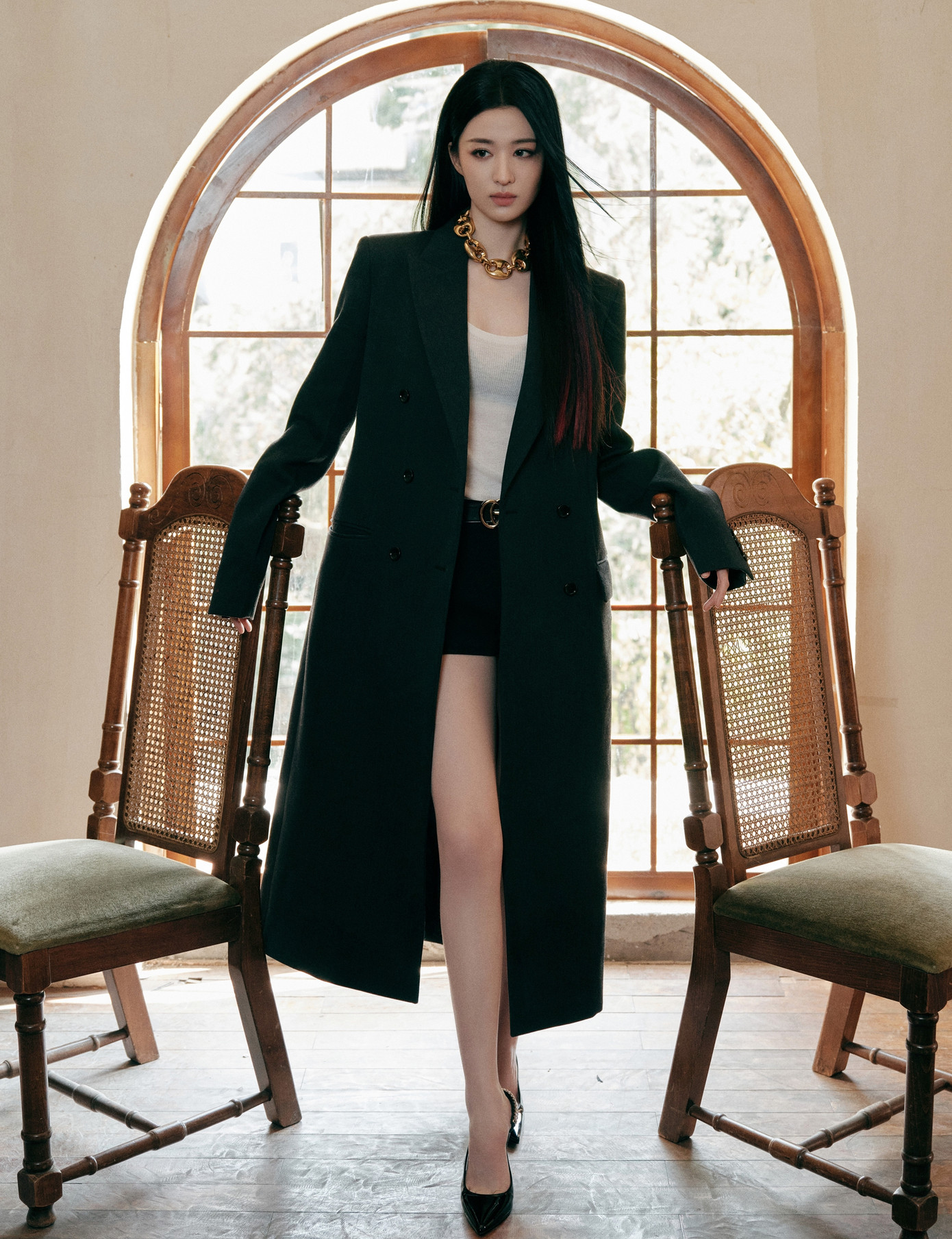 Tối 11/3, Sohu đưa tin thương hiệu thời trang Gucci tổ chức sự kiện giới thiệu sản phẩm với sự tham gia của dàn sao nổi tiếng như Nghê Ni, Mạc Văn Úy, Vương Sở Nhiên, Bạch Lộc, Văn Kỳ, Điền Hi Vi, Tống Uy Long, Henry Lau, Chu Dực Nhiên, Chương Hạo, Thẩm Tuyền Duệ, Trương Chấn, Lý Uyển Đát... Trong đó, Vương Sở Nhiên và Bạch Lộc đọ sắc tại cửa hàng Gucci ở Thành Đô, Trung Quốc. Tối 11/3, Sohu đưa tin thương hiệu thời trang Gucci tổ chức sự kiện giới thiệu sản phẩm với sự tham gia của dàn sao nổi tiếng như Nghê Ni, Mạc Văn Úy, Vương Sở Nhiên, Bạch Lộc, Văn Kỳ, Điền Hi Vi, Tống Uy Long, Henry Lau, Chu Dực Nhiên, Chương Hạo, Thẩm Tuyền Duệ, Trương Chấn, Lý Uyển Đát... Trong đó, Vương Sở Nhiên và Bạch Lộc đọ sắc tại cửa hàng Gucci ở Thành Đô, Trung Quốc.