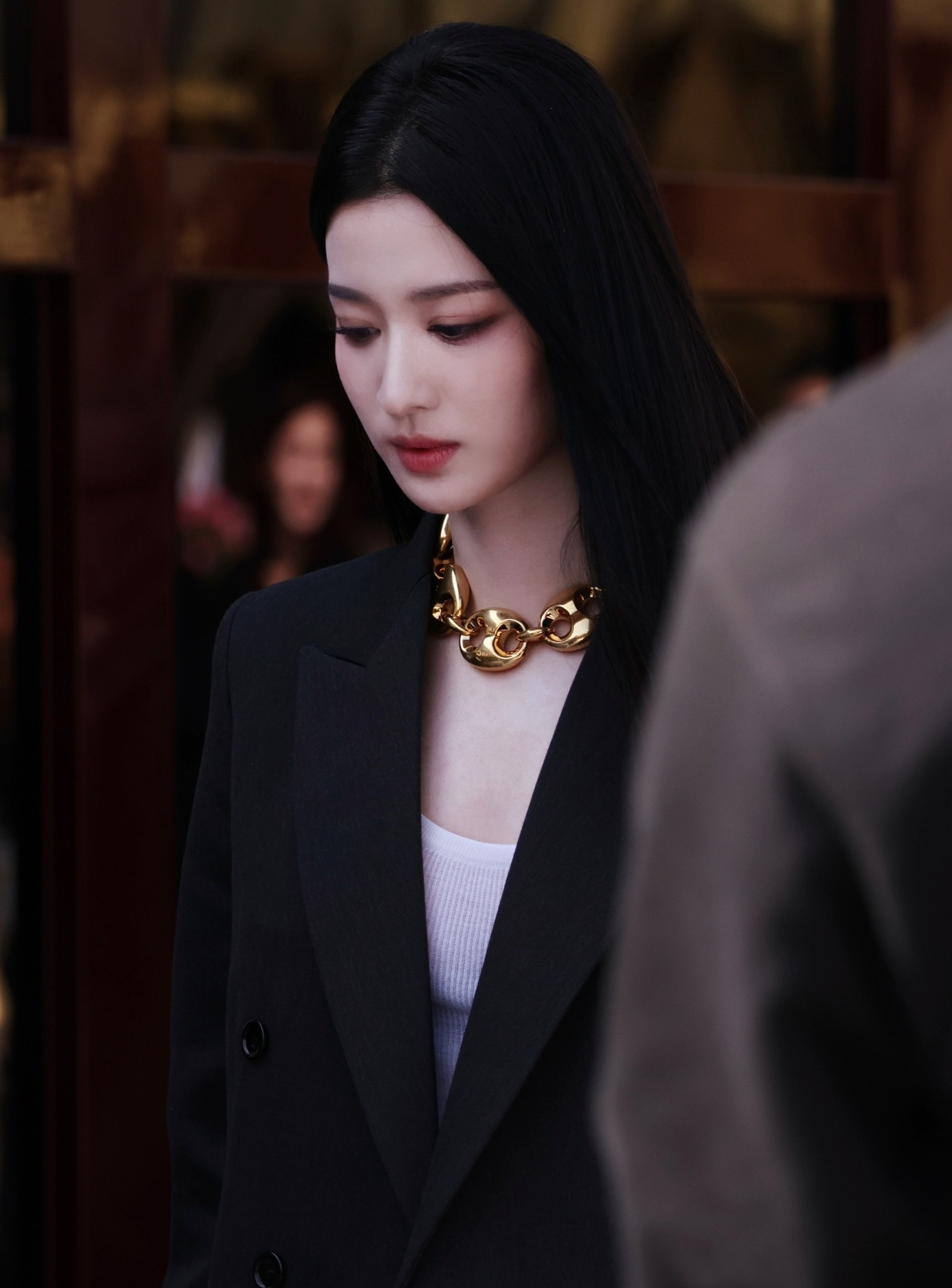 Vương Sở Nhiên còn được đánh giá cao về diễn xuất. Cô từng đóng phụ trong các phim như Tướng quân ở trên ta ở dưới, Thanh bình nhạc, Yến vân đài và đều ghi dấu ấn với khán giả. Khi đảm nhận vai nữ chính trong phim Nghe nói em thích tôi, Vương Sở Nhiên diễn tốt đến mức khiến khán giả chỉ trích nam chính vì đã đối xử lạnh nhạt với cô trong phim. Vừa có ngoại hình, vừa có diễn xuất, lại mang danh "tiểu Lưu Diệc Phi", tương lai của Vương Sở Nhiên vốn rộng mở. Vương Sở Nhiên còn được đánh giá cao về diễn xuất. Cô từng đóng phụ trong các phim như Tướng quân ở trên ta ở dưới, Thanh bình nhạc, Yến vân đài và đều ghi dấu ấn với khán giả. Khi đảm nhận vai nữ chính trong phim Nghe nói em thích tôi, Vương Sở Nhiên diễn tốt đến mức khiến khán giả chỉ trích nam chính vì đã đối xử lạnh nhạt với cô trong phim. Vừa có ngoại hình, vừa có diễn xuất, lại mang danh "tiểu Lưu Diệc Phi", tương lai của Vương Sở Nhiên vốn rộng mở.