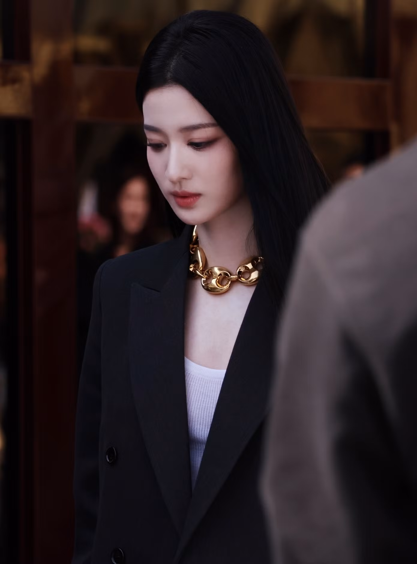 Vương Sở Nhiên còn được đánh giá cao về diễn xuất. Cô từng đóng phụ trong các phim như Tướng quân ở trên ta ở dưới, Thanh bình nhạc, Yến vân đài và đều ghi dấu ấn với khán giả. Khi đảm nhận vai nữ chính trong phim Nghe nói em thích tôi, Vương Sở Nhiên diễn tốt đến mức khiến khán giả chỉ trích nam chính vì đã đối xử lạnh nhạt với cô trong phim. Vừa có ngoại hình, vừa có diễn xuất, lại mang danh "tiểu Lưu Diệc Phi", tương lai của Vương Sở Nhiên vốn rộng mở. Vương Sở Nhiên còn được đánh giá cao về diễn xuất. Cô từng đóng phụ trong các phim như Tướng quân ở trên ta ở dưới, Thanh bình nhạc, Yến vân đài và đều ghi dấu ấn với khán giả. Khi đảm nhận vai nữ chính trong phim Nghe nói em thích tôi, Vương Sở Nhiên diễn tốt đến mức khiến khán giả chỉ trích nam chính vì đã đối xử lạnh nhạt với cô trong phim. Vừa có ngoại hình, vừa có diễn xuất, lại mang danh "tiểu Lưu Diệc Phi", tương lai của Vương Sở Nhiên vốn rộng mở.