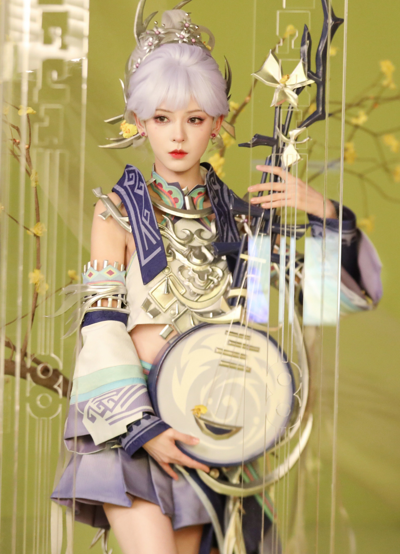 Trương Dư Hi được mệnh danh là "búp bê màn ảnh" của Trung Quốc nhờ gương mặt nhỏ nhắn, đôi mắt to tròn, vẻ đẹp thời thượng, khí chất sang trọng, vóc dáng mảnh mai. Khán giả Trung nhận xét vẻ đẹp của Trương Dư Hi phù hợp với hình tượng nữ chính trong các tiểu thuyết ngôn tình. Ngoài ra, công chúng còn dành lời khen ngợi nhan sắc của nữ diễn viên giống như nhân vật trong truyện tranh. Trương Dư Hi liên tục gây ấn tượng với những bộ ảnh cosplay (hóa thân) thành những nhân vật trong hoạt hình hoặc truyện tranh. Trương Dư Hi được mệnh danh là "búp bê màn ảnh" của Trung Quốc nhờ gương mặt nhỏ nhắn, đôi mắt to tròn, vẻ đẹp thời thượng, khí chất sang trọng, vóc dáng mảnh mai. Khán giả Trung nhận xét vẻ đẹp của Trương Dư Hi phù hợp với hình tượng nữ chính trong các tiểu thuyết ngôn tình. Ngoài ra, công chúng còn dành lời khen ngợi nhan sắc của nữ diễn viên giống như nhân vật trong truyện tranh. Trương Dư Hi liên tục gây ấn tượng với những bộ ảnh cosplay (hóa thân) thành những nhân vật trong hoạt hình hoặc truyện tranh.