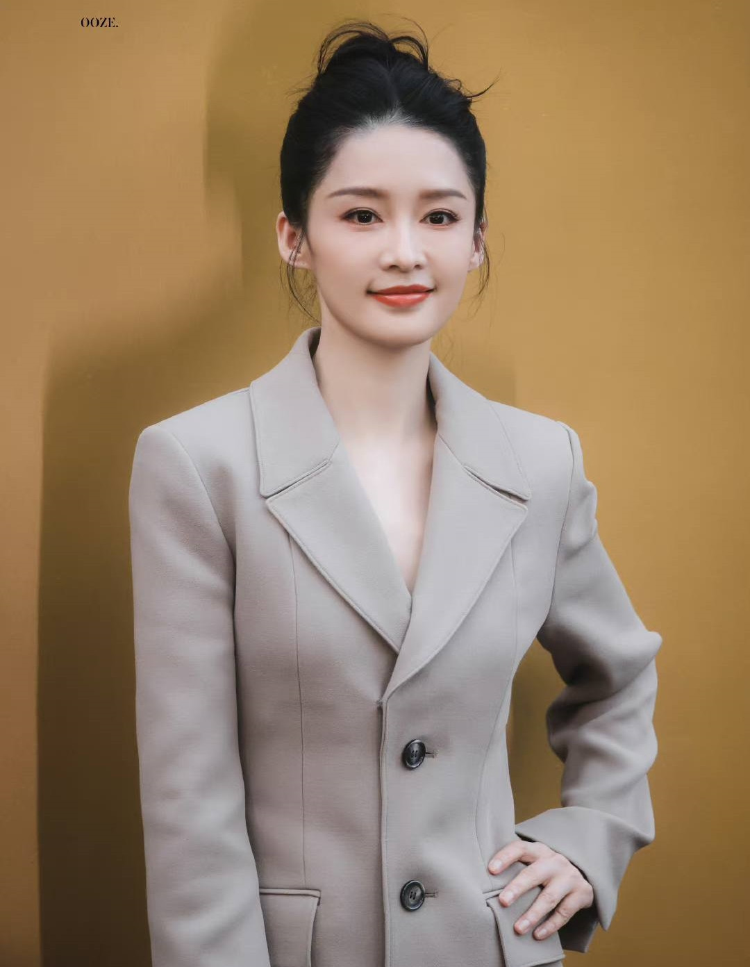 Theo QQ, các ngôi sao chỉnh sửa ảnh quá mức, thường khiến khán giả cảm thấy khó chịu vì bị lừa dối. Minh tinh theo đuổi hình tượng quá hoàn mỹ, không có thực, trong khi đó, con người không ai có thể chống lại sức mạnh của thời gian. Các ngôi sao này bị đánh giá là cổ xúy những giá trị ảo. Nhiều người vì muốn theo đuổi vẻ đẹp hoàn mỹ như vậy đã chi tiền phẫu thuật thẩm mỹ, dẫn đến nhiều hệ lụy khôn lường.