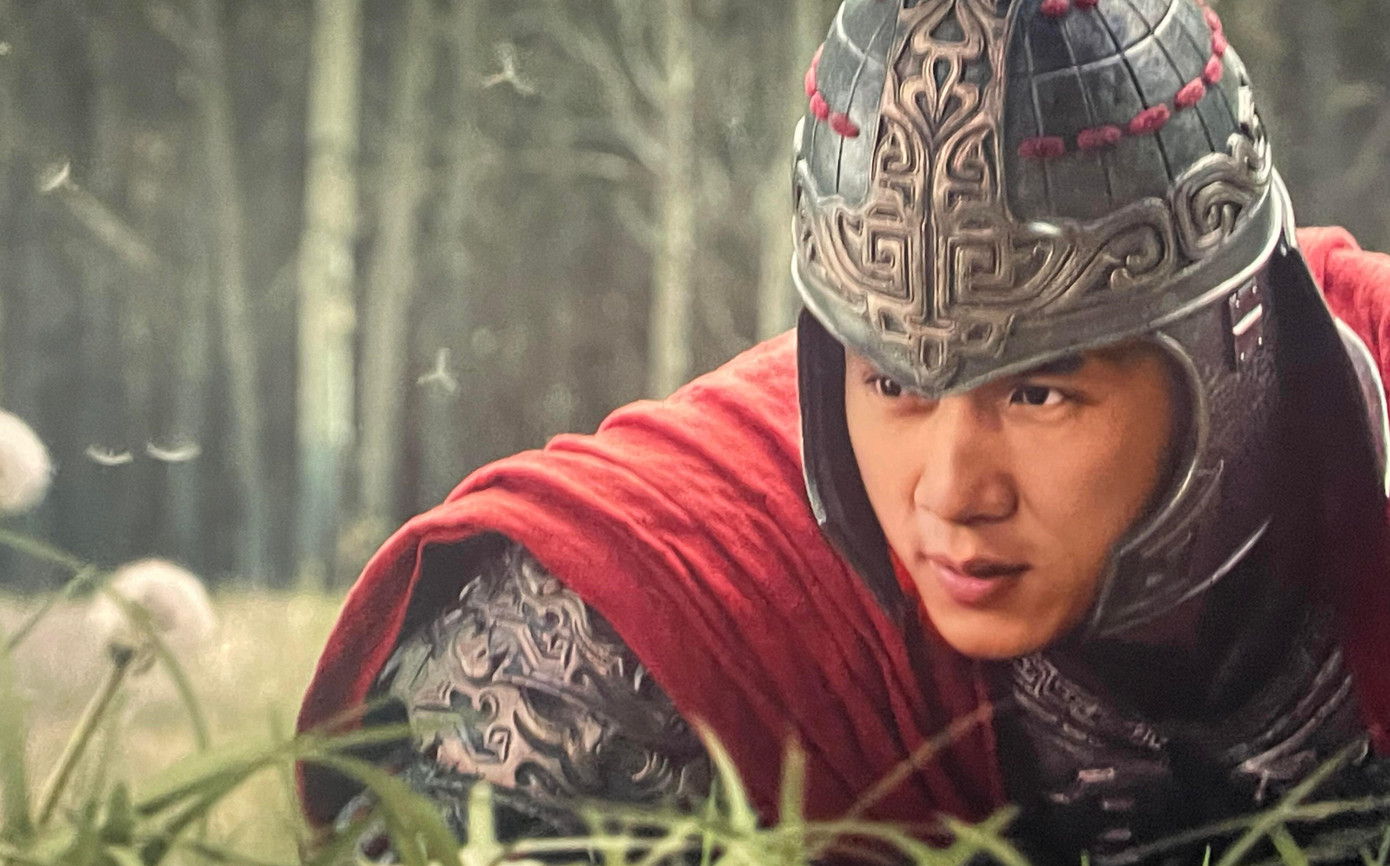 Thành Long dùng công nghệ đổi mặt AI để hồi xuân trong phim mới.