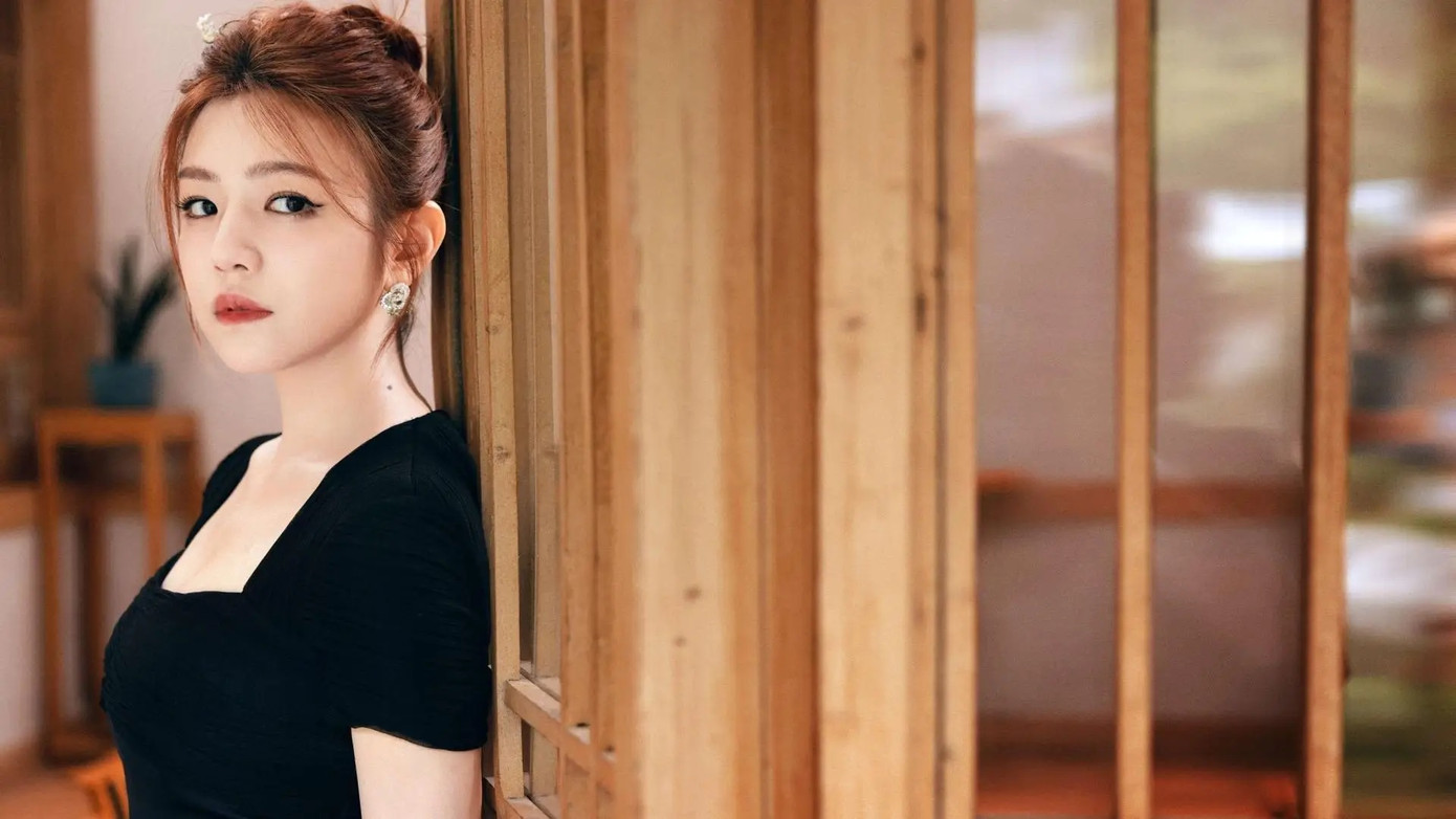 Trần Nghiên Hy được cho là không muốn ly hôn dù có thông tin cô bị chồng bạo lực lạnh, cắt đứt liên lạc. Trần Nghiên Hy được cho là không muốn ly hôn dù có thông tin cô bị chồng bạo lực lạnh, cắt đứt liên lạc.