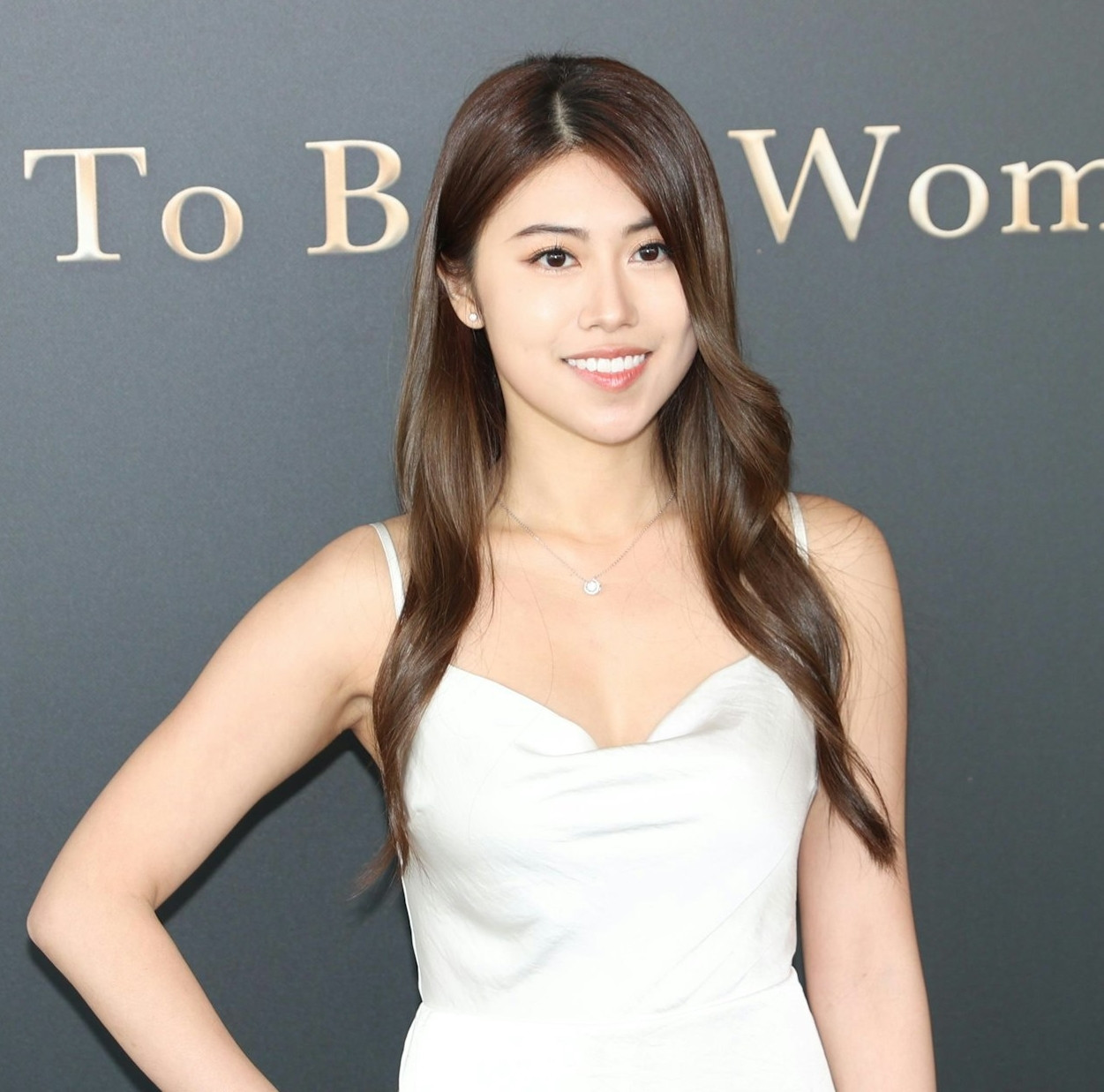 Tracy (24 tuổi) tham gia cuộc thi Hoa hậu Trung Quốc Vancouver, Canada năm 2023 và giành danh hiệu Á hậu, Hoa hậu ăn ảnh. Các đường nét khuôn mặt cô thanh tú, đặc biệt là chiếc mũi cao thon duyên dáng. Tracy (24 tuổi) tham gia cuộc thi Hoa hậu Trung Quốc Vancouver, Canada năm 2023 và giành danh hiệu Á hậu, Hoa hậu ăn ảnh. Các đường nét khuôn mặt cô thanh tú, đặc biệt là chiếc mũi cao thon duyên dáng.