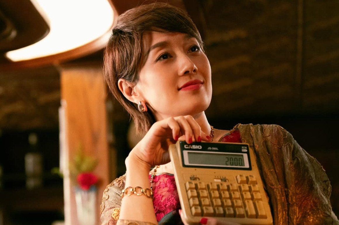 Các diễn viên từng hợp tác với Vương Gia Vệ đều sợ hãi phong cách quay không hướng dẫn, không chỉ rõ sai sót để chỉnh sửa của ông. Ngôi sao nào cũng từng có những cảnh phải quay lại vài chục lần. Các diễn viên từng hợp tác với Vương Gia Vệ đều sợ hãi phong cách quay không hướng dẫn, không chỉ rõ sai sót để chỉnh sửa của ông. Ngôi sao nào cũng từng có những cảnh phải quay lại vài chục lần.