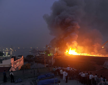 Vụ nổ tàu ngầm INS Sindhurakshak hôm 14/8. Vụ nổ tàu ngầm INS Sindhurakshak