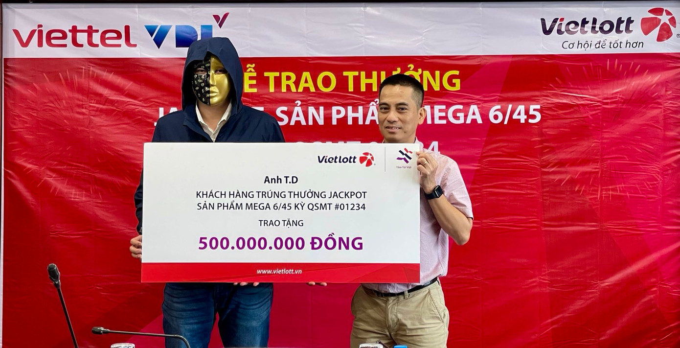 Anh T.D. vừa nhận giải Vietlott trị giá 48 tỷ đồng.