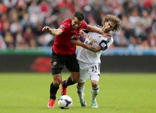 Van Persea tỏa sáng trong ngày MU đại thắng mở màn Premier League