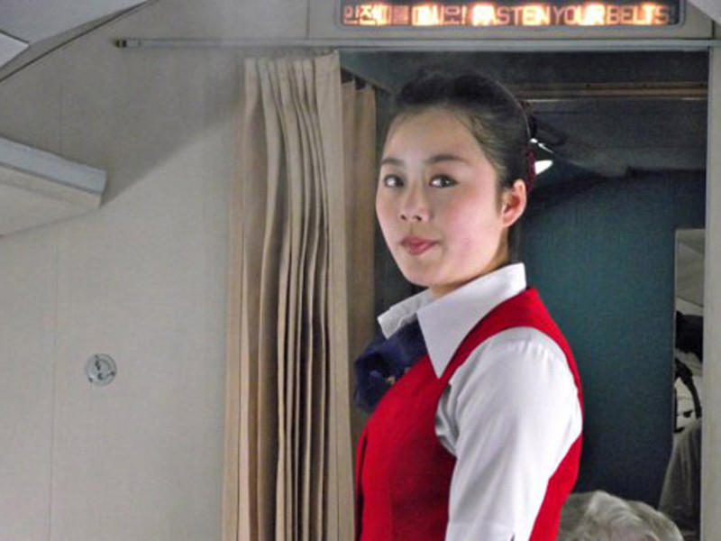 Đội ngũ chiêu đãi viên của Air Koryo được đánh giá cao vì thái độ niềm nở với hành khách. Đây cũng là hạng mục được chấm điểm cao nhất, 3 sao, theo bộ đánh giá hãng bay của SkyTrax.