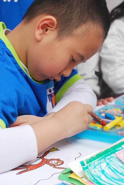 tạo ra những hoạt động tập thể để trẻ hòa nhập cuộc sống