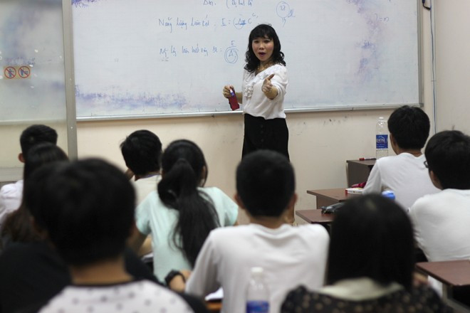 Sau khi chuyển giới, được đổi tên cô Trâm từng nghĩ sẽ không được đi dạy học. Sau khi chuyển giới, được đổi tên cô Trâm từng nghĩ sẽ không được đi dạy học