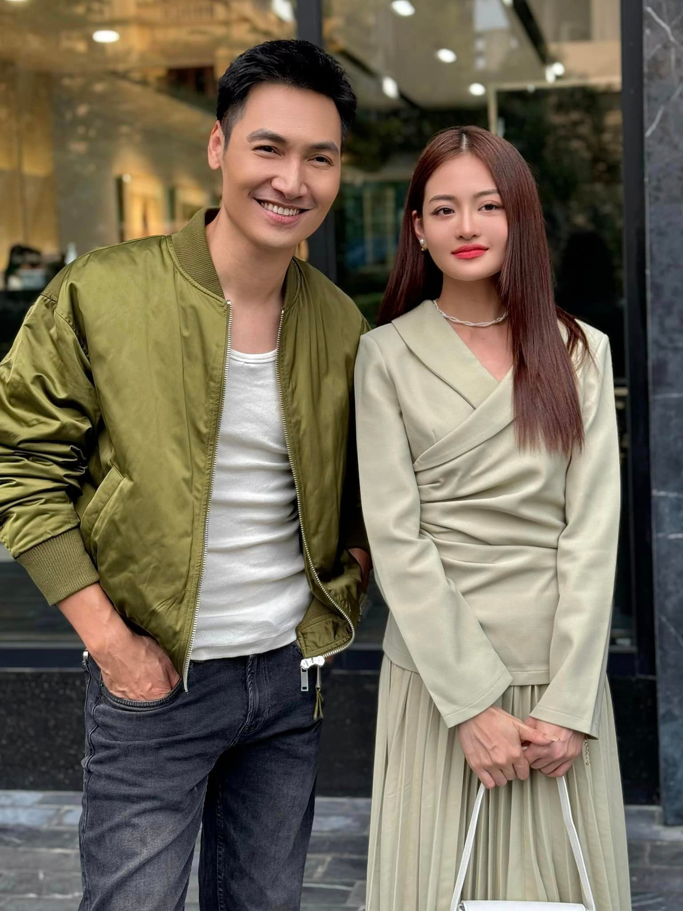 Một số hình ảnh hậu trường của Thùy Anh và Mạnh Trường trong phim Chúng ta của 8 năm sau.