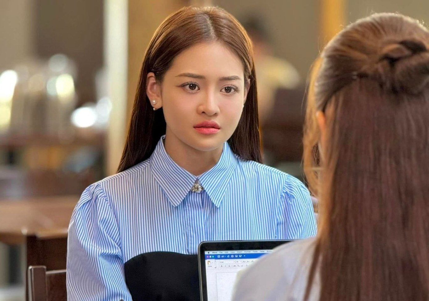 Tạo hình của Thùy Anh trong Chúng ta của 8 năm sau.