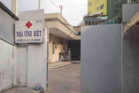 Chuyên gia trang điểm tử thi tiết lộ về nghề 'rùng rợn' ảnh 1