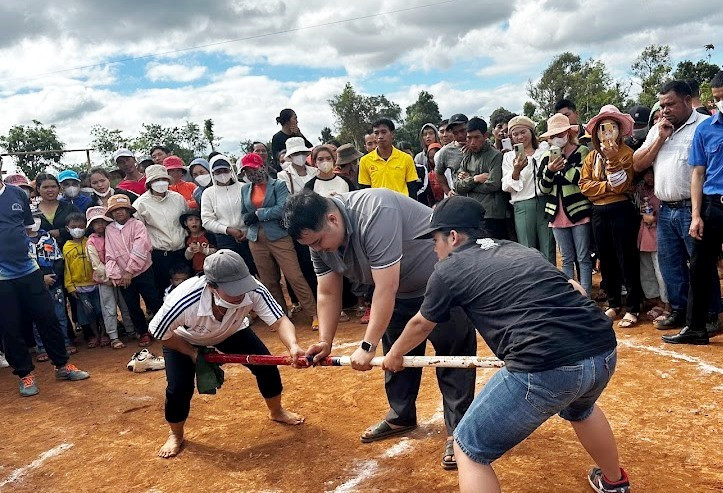 Chương trình khánh thành nhà cộng đồng và ngày hội đại đoàn kết tại xã Ea Tar, huyện Cư M’gar, tỉnh Đắk Lắk do ROX Group tài trợ diễn ra vào tháng 12/2023 Chương trình khánh thành nhà cộng đồng và ngày hội đại đoàn kết tại xã Ea Tar, huyện Cư M’gar, tỉnh Đắk Lắk do ROX Group tài trợ diễn ra vào tháng 12/2023