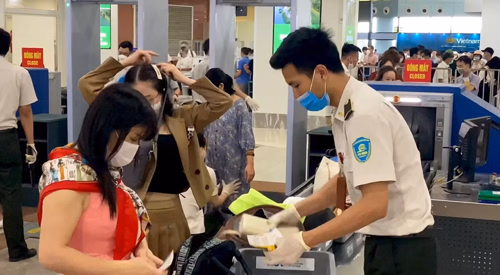 Giai đoạn trước Tết, đã có một số ngày vé máy bay từ TPHCM đi đã gần như bán hết.