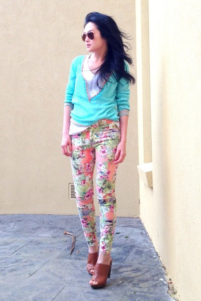 Những kiểu áo len phá cách mix layer hay mix cùng chân váy đem lại ho bạn gái vẻ đẹp ngọt ngào đáng yêu. Thời trang thu chắc chắn không thể thiếu những chiếc áo khoác như blazer, denim hay cardigan....