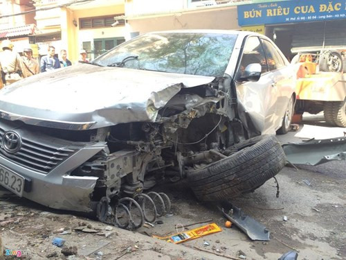 Khởi tố, bắt giam tài xế Camry tông chết 3 người ảnh 1