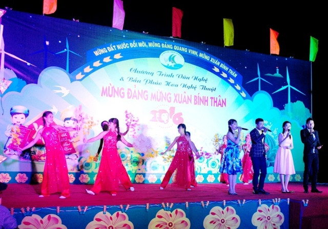 Cả nước tưng bừng đón năm mới Bính Thân 2016 ảnh 14