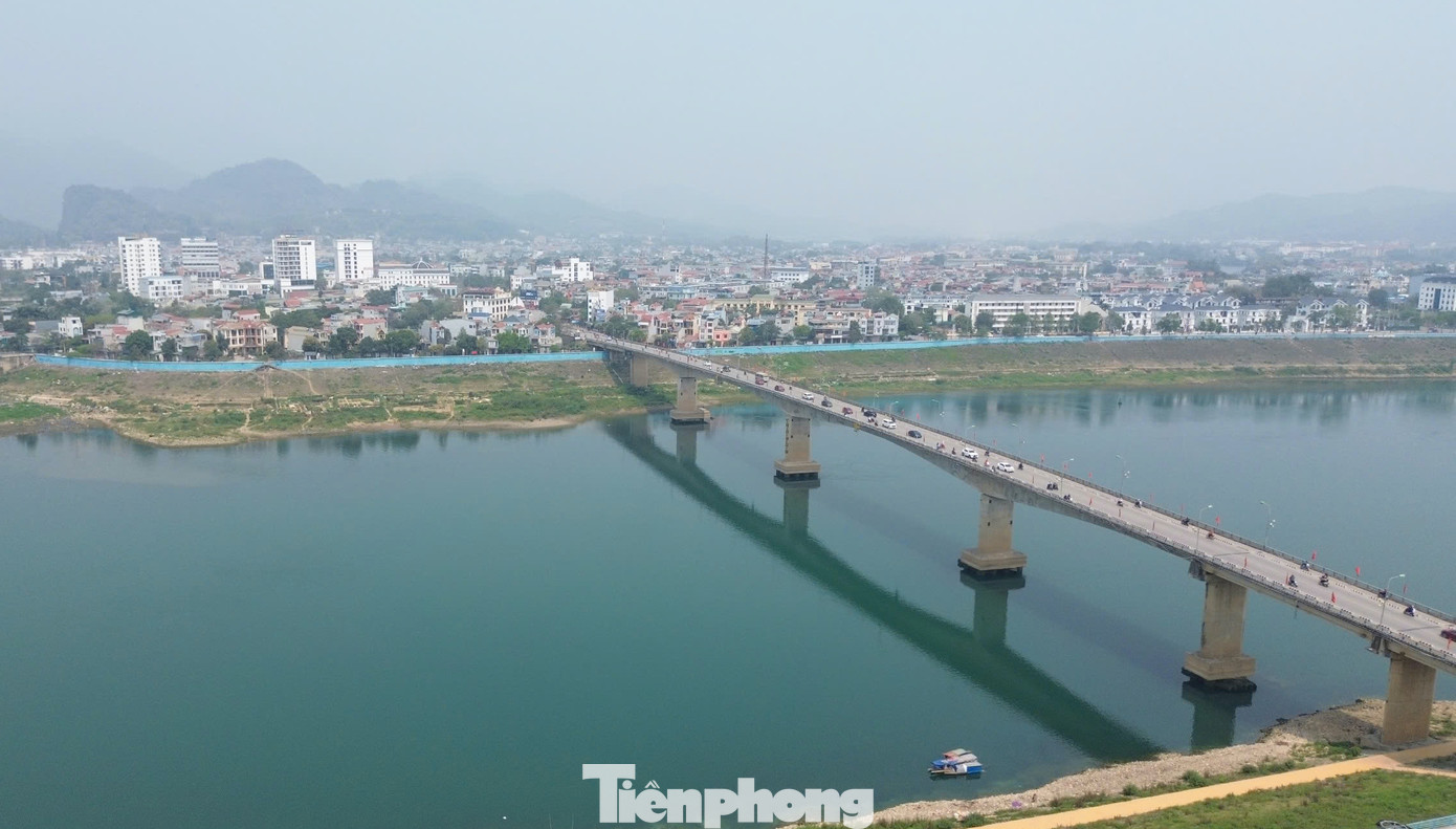 Khung cảnh TP. Hòa Bình, tỉnh Hòa Bình.