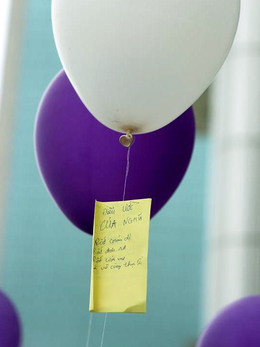 Những trái bóng gắn kèm những lời ước