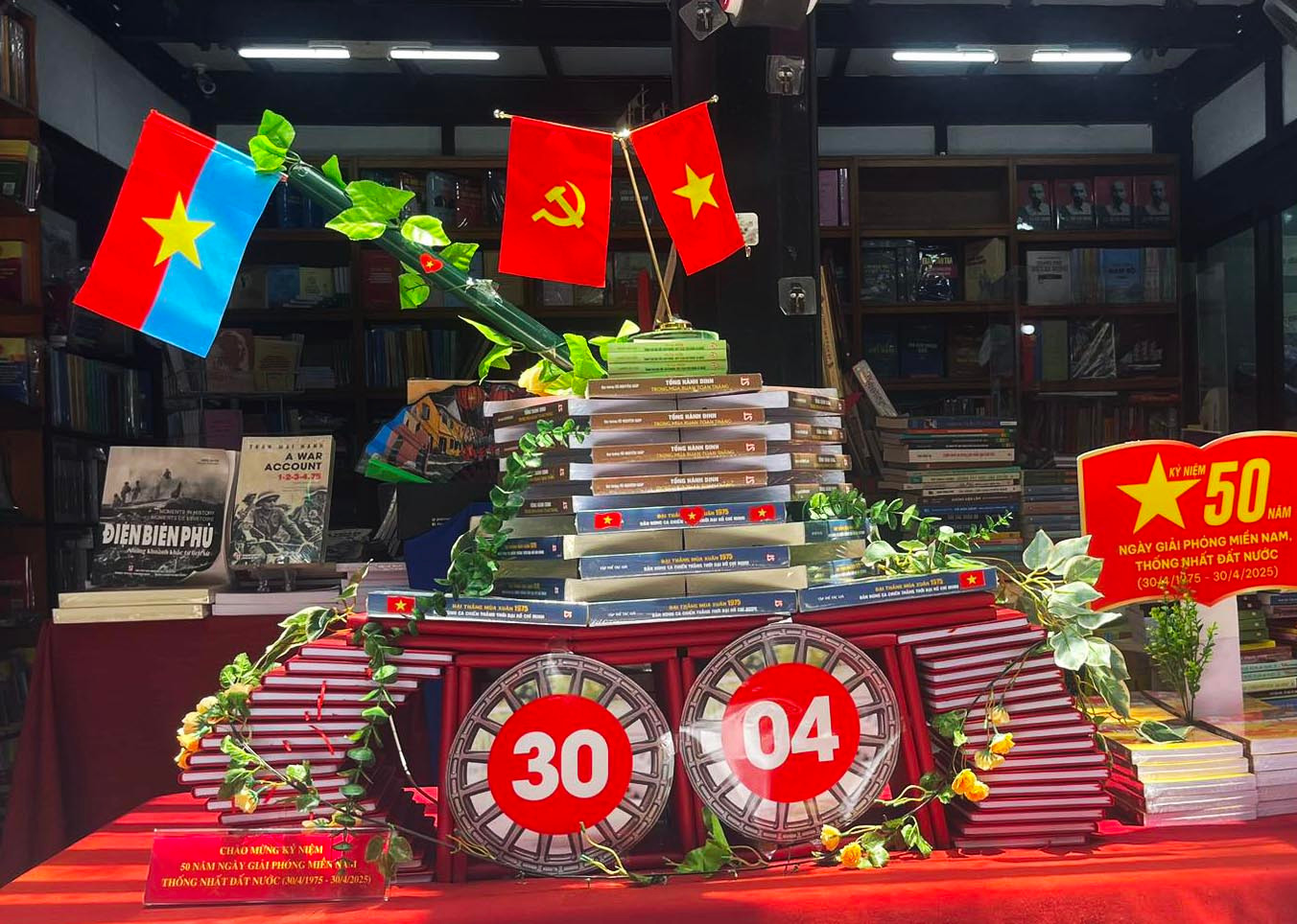 Các cuốn sách được trình bày thành chiếc xe tăng. Các cuốn sách được trình bày thành chiếc xe tăng.