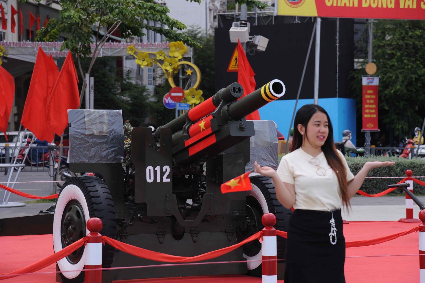 Các khu phố trung tâm luôn nhộn nhịp người đến tham quan và chụp ảnh lưu niệm