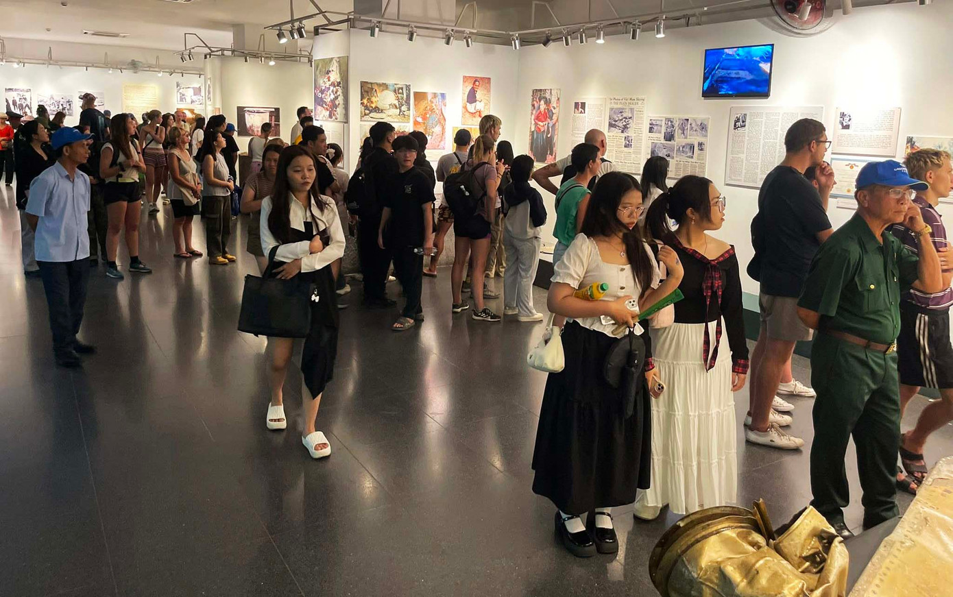 Bảo tàng có nhiều chuyên đề trưng bày như: Chất độc da cam, Những sự thật lịch sử, Tội ác chiến tranh... Bảo tàng có nhiều chuyên đề trưng bày như: Chất độc da cam, Những sự thật lịch sử, Tội ác chiến tranh...