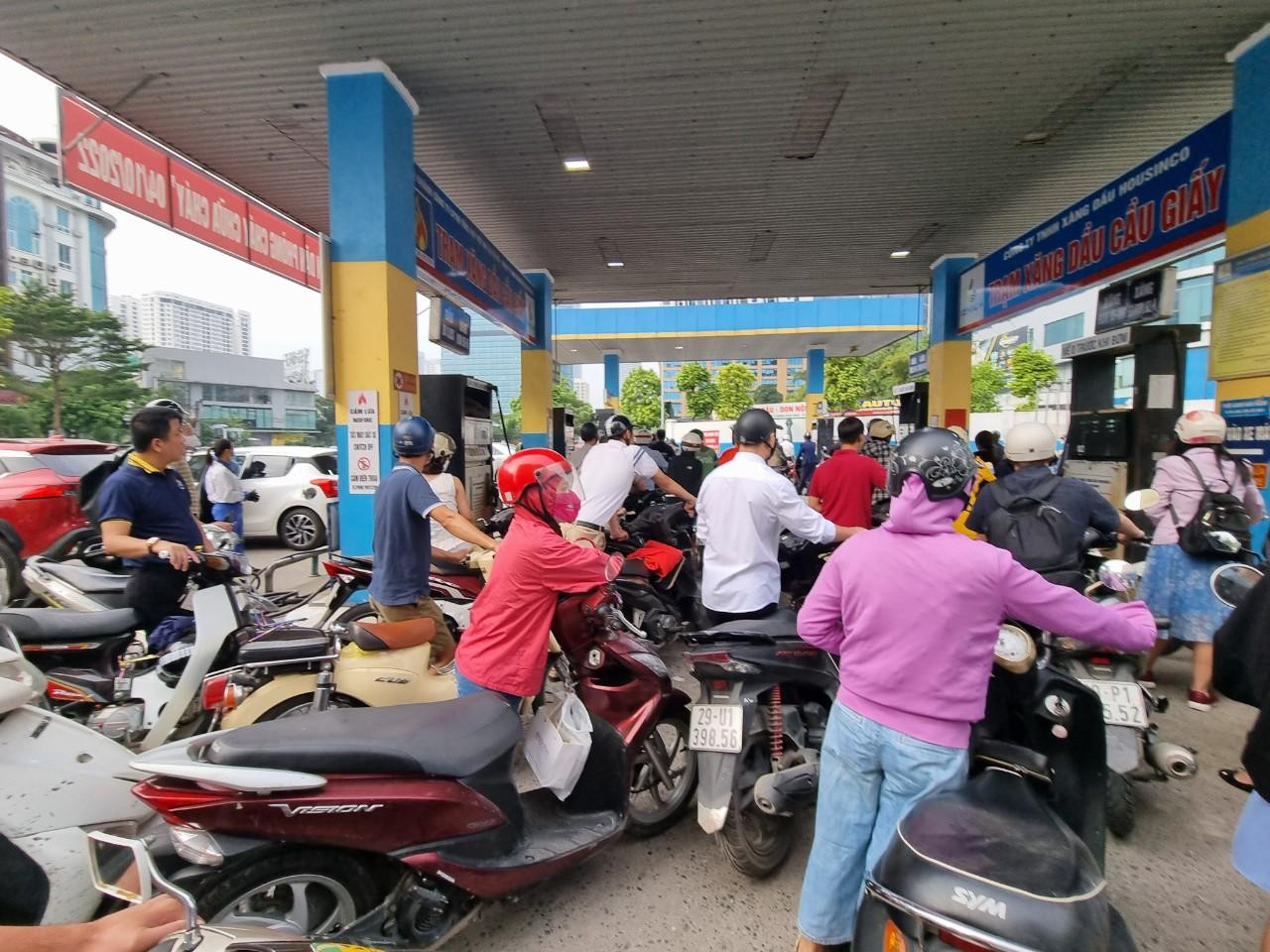 Nhiều doanh nghiệp đầu mối cho biết, đang bị cạn kiệt nguồn vốn Nhiều doanh nghiệp đầu mối cho biết, đang bị cạn kiệt nguồn vốn