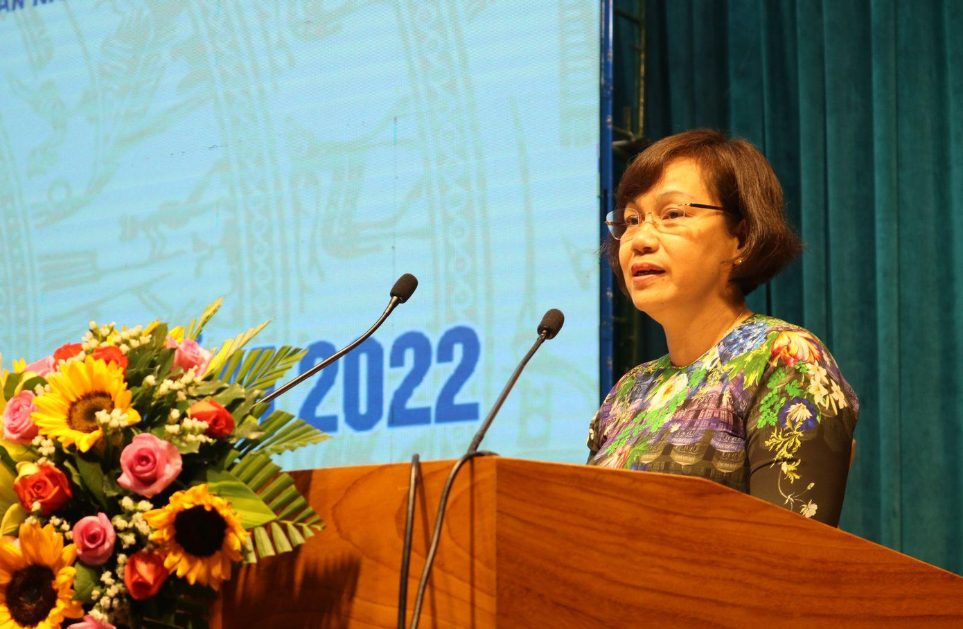 Bà Lê Việt Nga, Phó Vụ trưởng Vụ Thị trường trong nước (Bộ Công Thương) phát biểu tại hội nghị