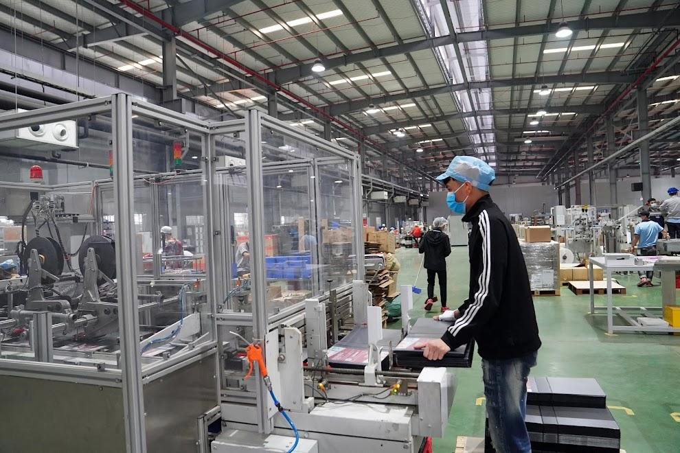 Các doanh nghiệp công nghiệp hỗ trợ ngành điện tử của Việt Nam chưa đặt được chân sâu vào chuỗi cung ứng của các doanh nghiệp toàn cầu. Ảnh: Như Ý Các doanh nghiệp công nghiệp hỗ trợ ngành điện tử của Việt Nam chưa đặt được chân sâu vào chuỗi cung ứng của các doanh nghiệp toàn cầu. Ảnh: Như Ý