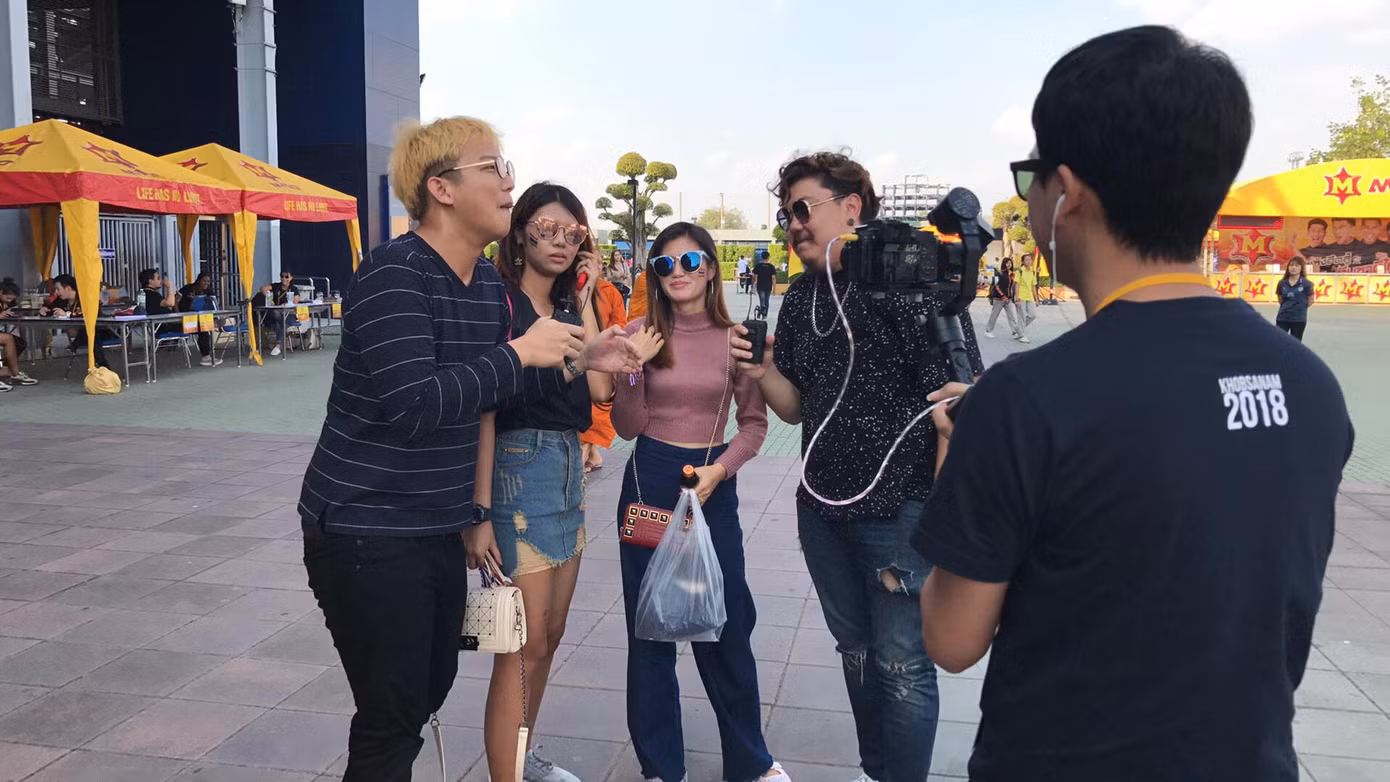 Bóng hồng rực rỡ trước trận U23 Việt Nam - U23 Thái Lan ảnh 8
