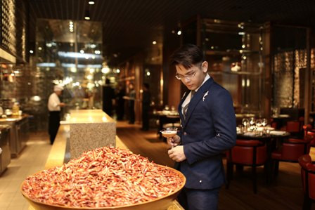 Dàn sao Việt 'hẹn hò' thưởng thức ẩm thực tinh túy tại Sài Gòn ảnh 2