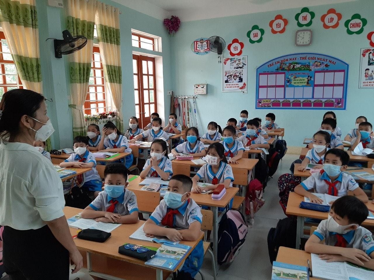 Toàn bộ học sinh thị xã Cửa Lò chuyển sang học online từ sáng 30/9