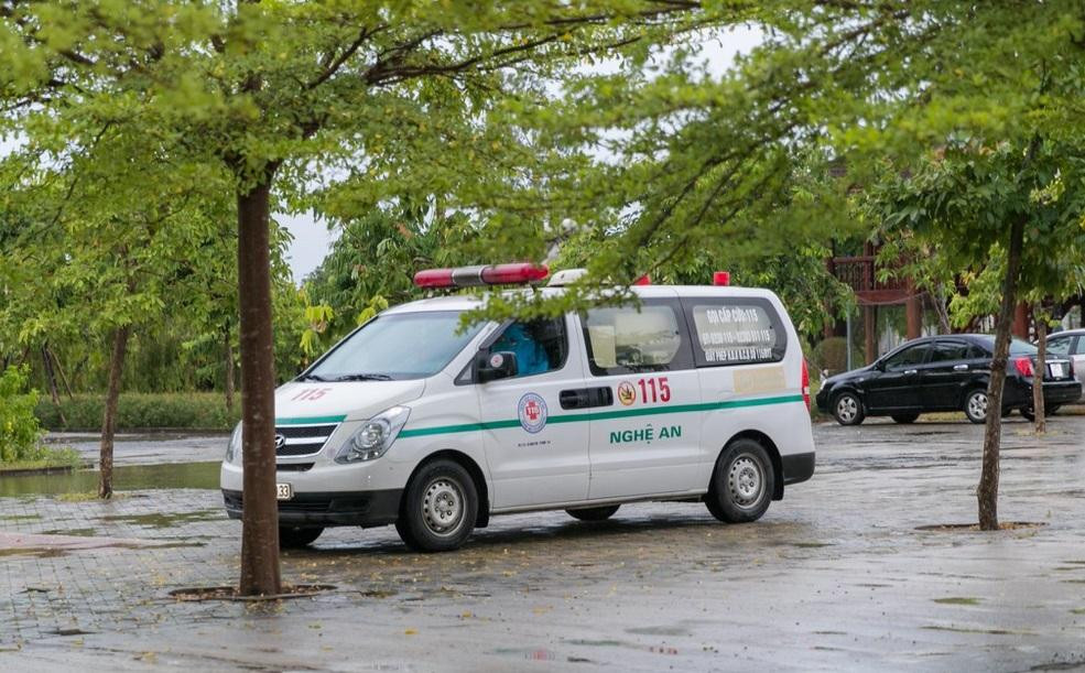 Ngành giáo dục bố trí xe chuyên chở các thí sinh F1, F2 đến điểm thi. Ngành giáo dục bố trí xe chuyên chở các thí sinh F1, F2 đến điểm thi.