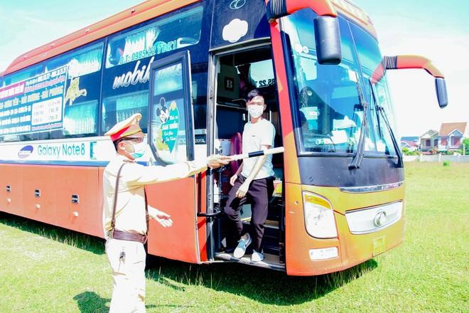 Nhà xe San Hiền vận tải hành khách từ vùng dịch.