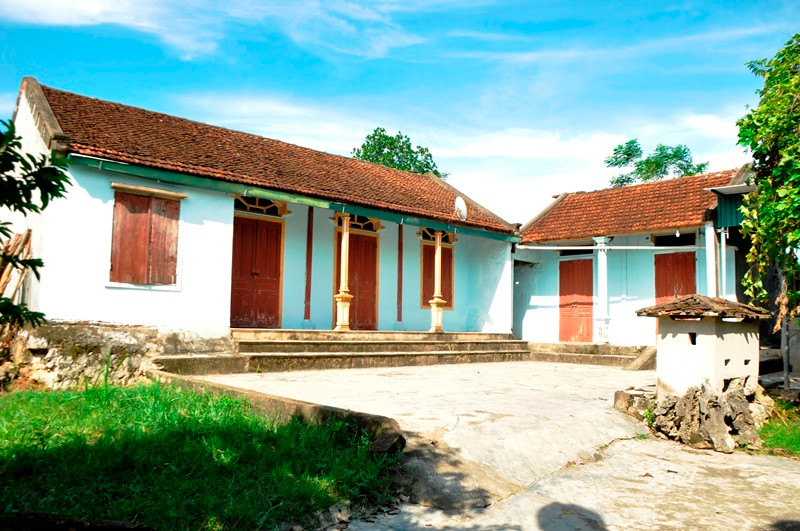 Căn nhà đơn sơ ở xóm 15, xã Quỳnh Tân của mẹ con em Đậu Đức Thông. Căn nhà đơn sơ ở xóm 15, xã Quỳnh Tân của mẹ con em Đậu Đức Thông.