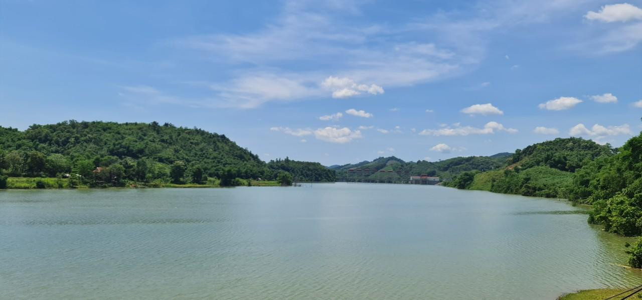 Lòng hồ thủy điện Khe Bố. Lòng hồ thủy điện Khe Bố.