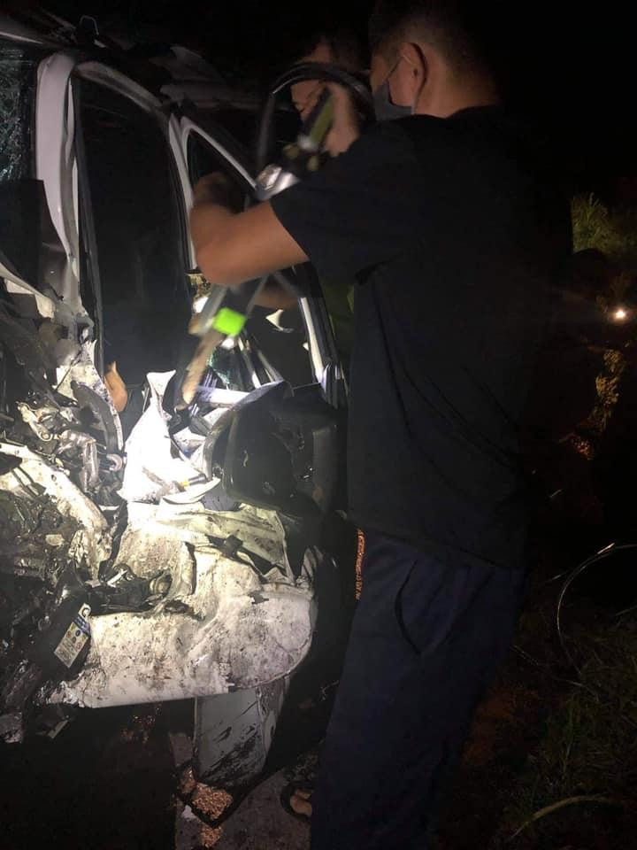 Cảnh sát phải dùng thiết bị chuyên dụng để đưa nạn nhân ra ngoài. Cảnh sát phải dùng thiết bị chuyên dụng để đưa nạn nhân ra ngoài.