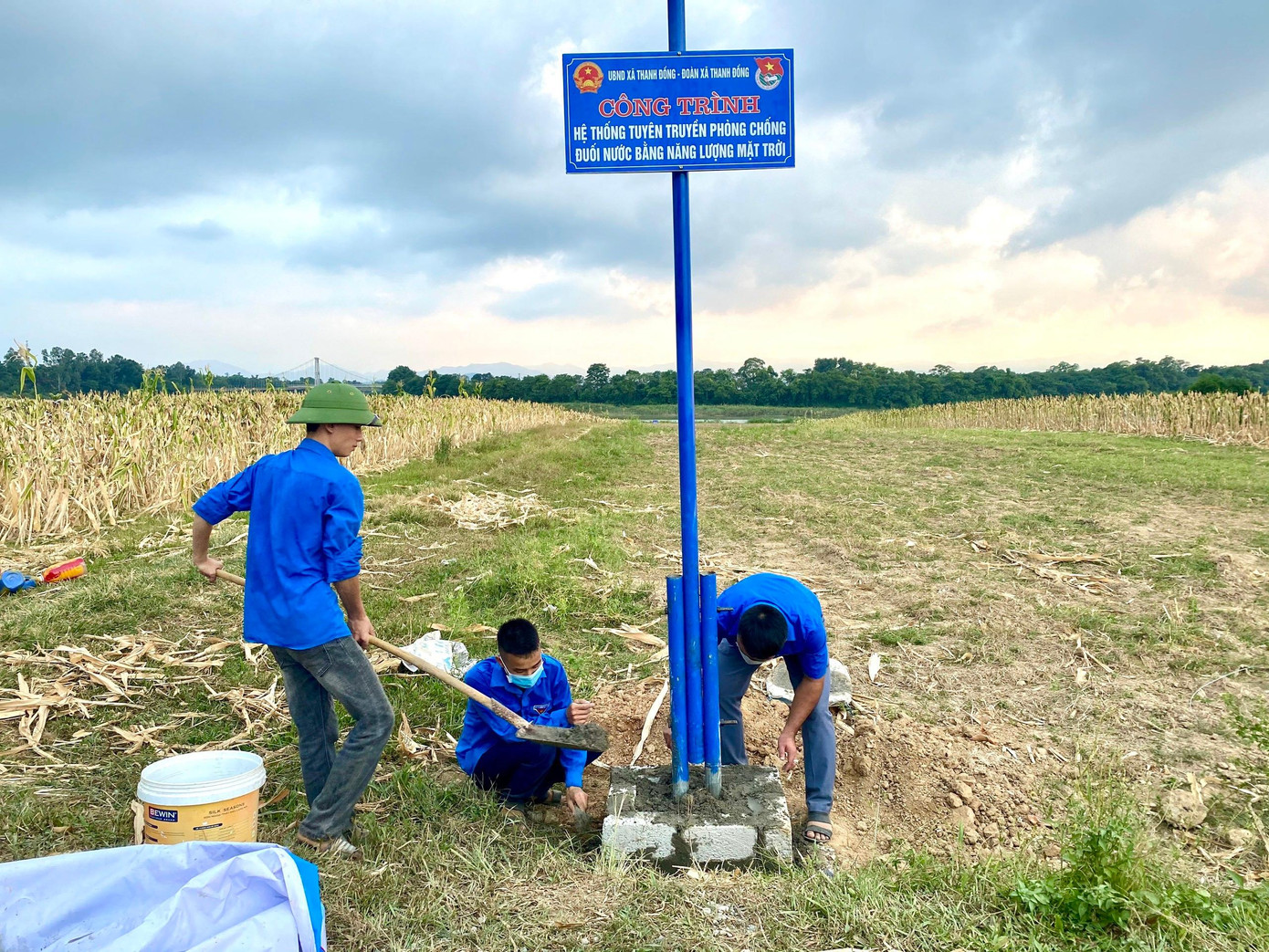Cũng theo Phó Bí thư Huyện đoàn Thanh Chương, vào những giờ cao điểm hàng ngày, hệ thống tự động phát các thông điệp tuyên truyền về phòng chống đuối nước, phòng chống cháy rừng, phòng dịch COVID-19, nhắc nhở bảo vệ môi trường... Cũng theo Phó Bí thư Huyện đoàn Thanh Chương, vào những giờ cao điểm hàng ngày, hệ thống tự động phát các thông điệp tuyên truyền về phòng chống đuối nước, phòng chống cháy rừng, phòng dịch COVID-19, nhắc nhở bảo vệ môi trường...