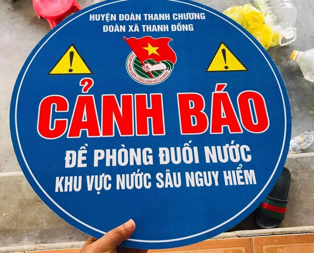 “Thời gian tới, BTV Huyện đoàn sẽ nhân rộng mô hình để triển khai tại các điểm có nguy cơ xảy ra đuối nước cao trên địa bàn huyện thanh Chương”, anh Lê Dũng - Phó Bí thư Huyện đoàn Thanh Chương cho hay. “Thời gian tới, BTV Huyện đoàn sẽ nhân rộng mô hình để triển khai tại các điểm có nguy cơ xảy ra đuối nước cao trên địa bàn huyện thanh Chương”, anh Lê Dũng - Phó Bí thư Huyện đoàn Thanh Chương cho hay.