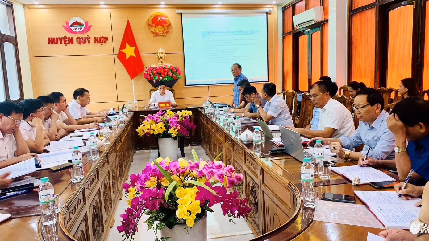 Cuộc họp diễn ra sáng 1/8 tại UBND huyện Quỳ Hợp, Nghệ An.