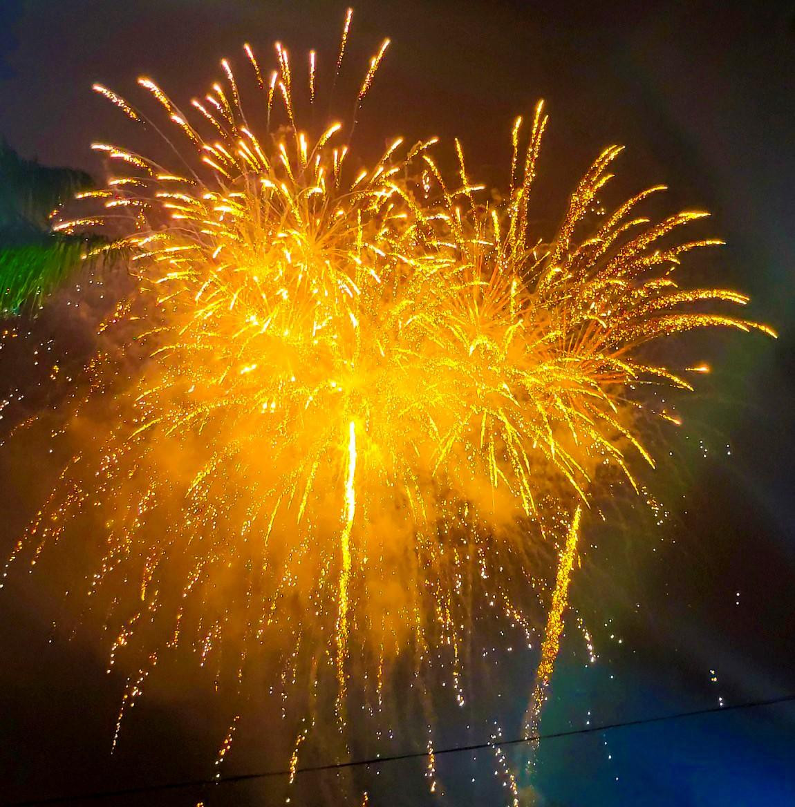 Màn pháo hoa rực rỡ kéo dài 15 phút được thể hiện sau lễ khai mạc. Màn pháo hoa rực rỡ kéo dài 15 phút được thể hiện sau lễ khai mạc.