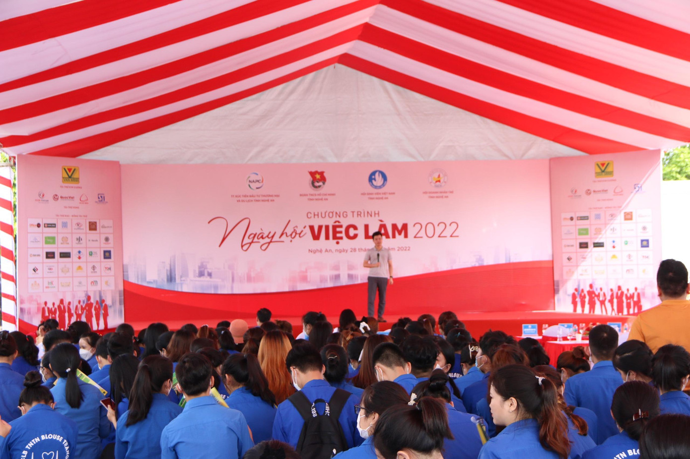 Tham dự Chương trình &quot;Ngày hội việc làm&quot; có các đại biểu thuộc Ban Dân vận Tỉnh uỷ, Liên đoàn lao động tỉnh Nghệ An, Tỉnh Đoàn Nghệ An, Hội đồng nhân dân tỉnh; Hội Doanh nhân trẻ, Trung tâm Xúc tiến đầu tư, Thương mại và Du lịch tỉnh Nghệ An, gần 100 doanh nghiệp và hơn 1.000 bạn đoàn viên thanh niên, sinh viên trên địa bàn tỉnh Nghệ An.